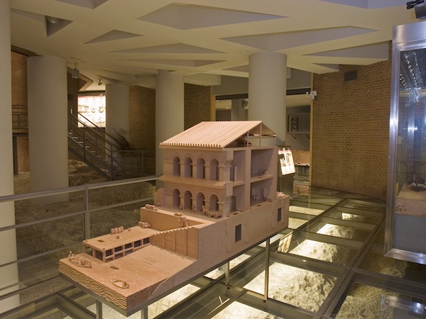 Visita al Museo del puerto fluvial